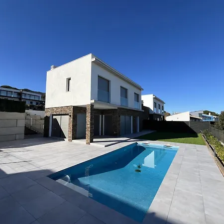 Vil•la Cala Serena