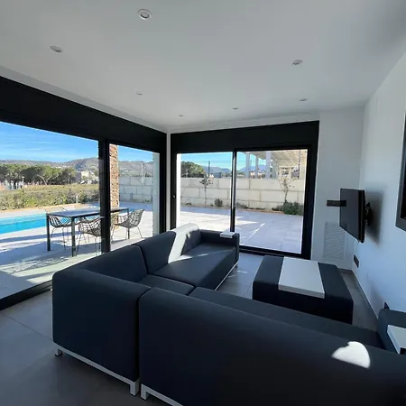 Villa Vil•la Cala Serena